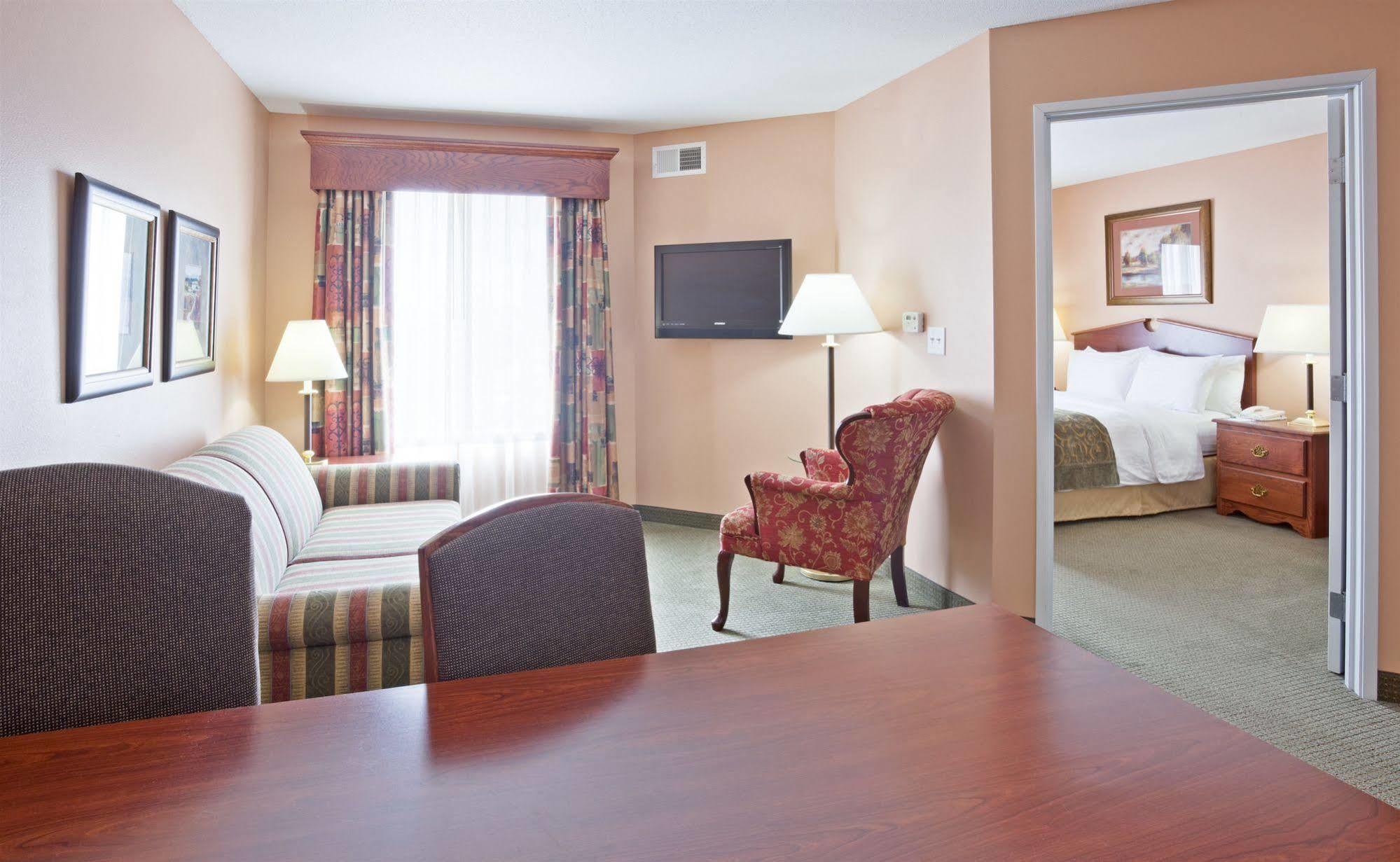 Grandstay Hotel & Suites Downtown Sheboygan Kültér fotó